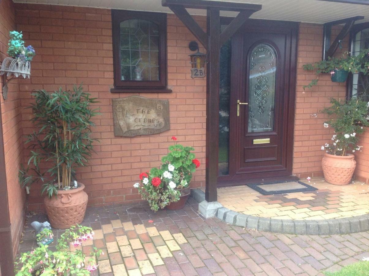 The Cedars House B&B 纽尼顿 外观 照片