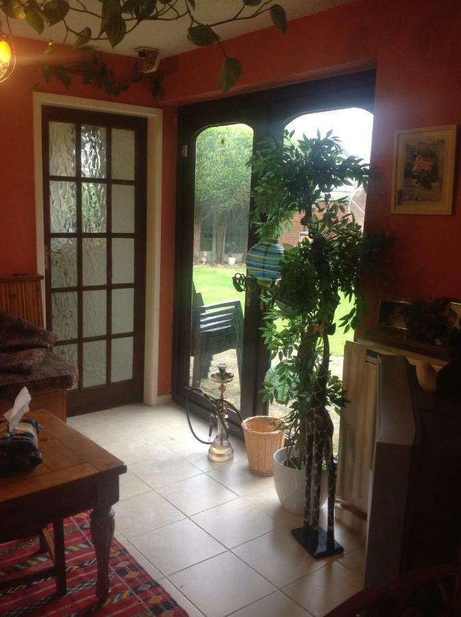 The Cedars House B&B 纽尼顿 外观 照片