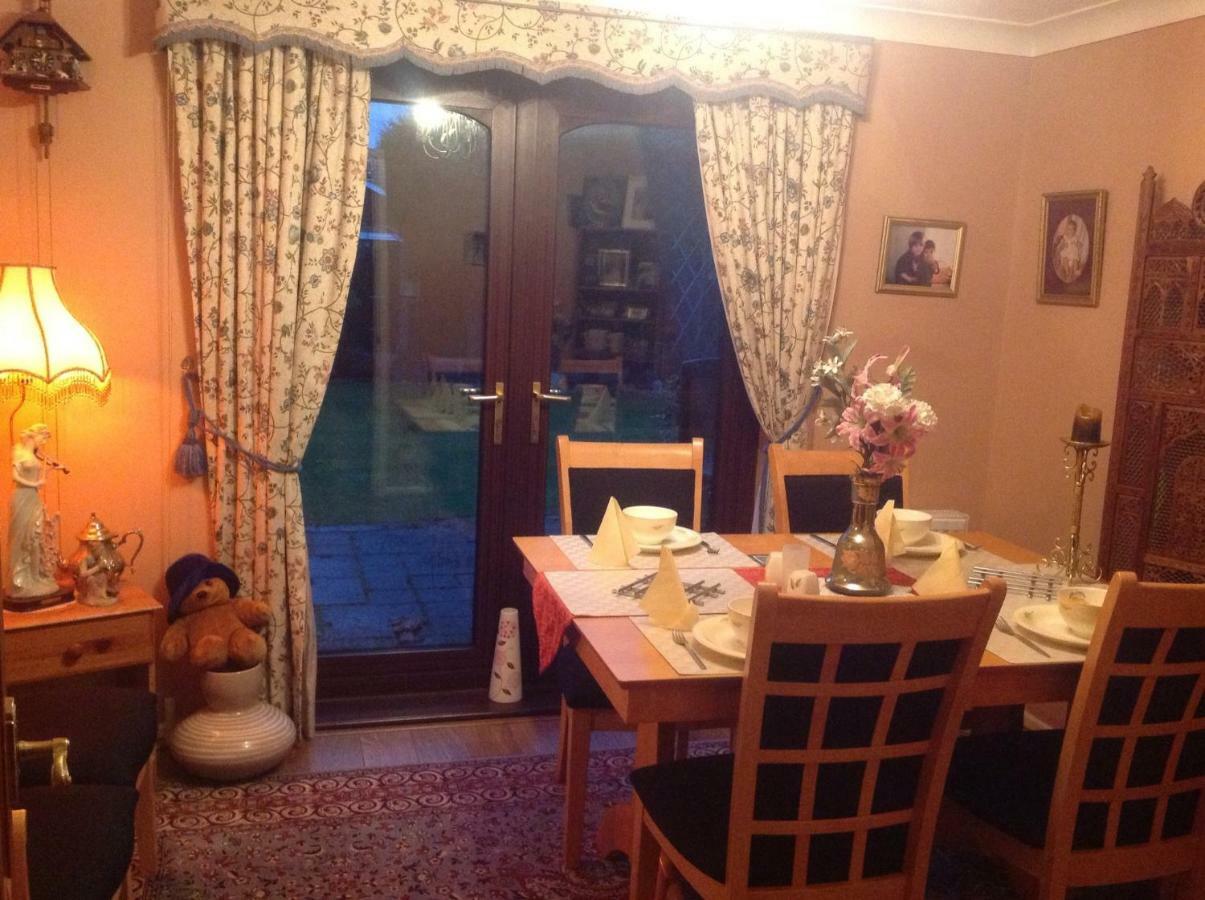 The Cedars House B&B 纽尼顿 外观 照片