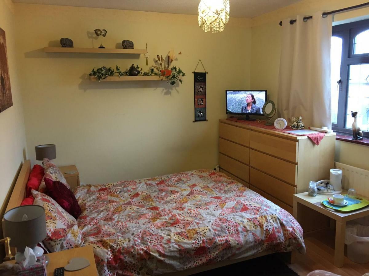 The Cedars House B&B 纽尼顿 外观 照片